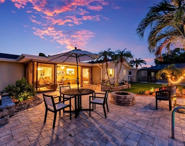 2420 Fairbanks Drive - Photo Thumbnail 10