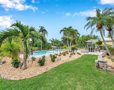 2420 Fairbanks Drive - Photo Thumbnail 25