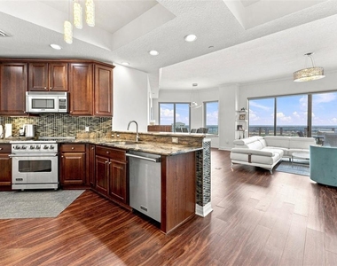 1209 E Cumberland Avenue - Photo Thumbnail 3