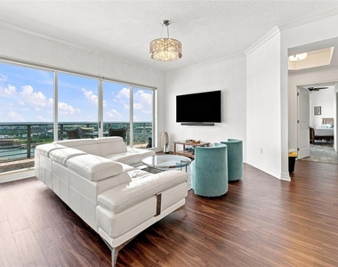1209 E Cumberland Avenue - Photo Thumbnail 6