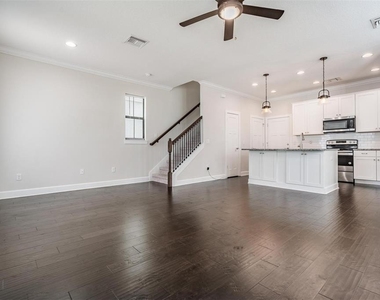 845 Aurora Way - Photo Thumbnail 5