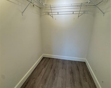 2593 Countryside Boulevard - Photo Thumbnail 8