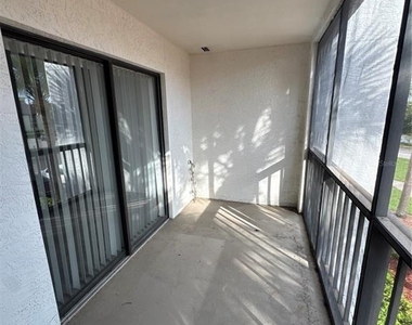 2593 Countryside Boulevard - Photo Thumbnail 14
