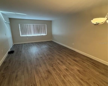 2593 Countryside Boulevard - Photo Thumbnail 3