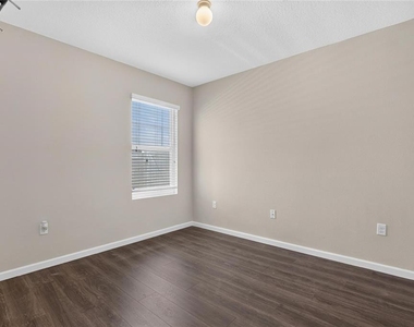 12035 Suburban Sunrise Street - Photo Thumbnail 11