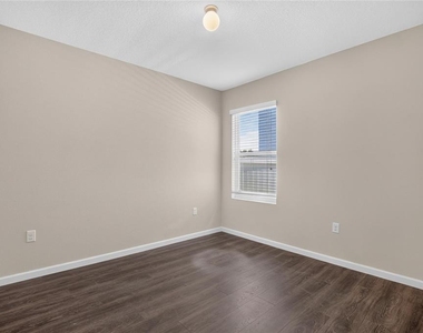 12035 Suburban Sunrise Street - Photo Thumbnail 15