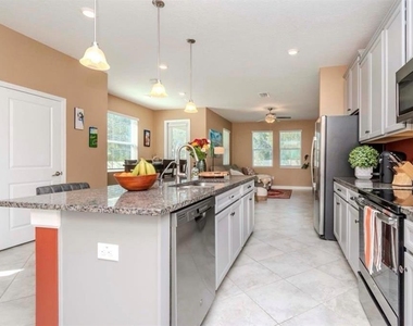 6827 Citrus Creek Lane - Photo Thumbnail 2
