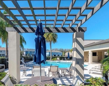 6827 Citrus Creek Lane - Photo Thumbnail 31