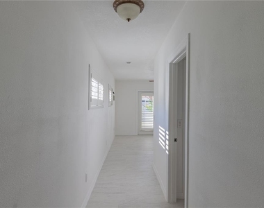 944 Bruce Avenue - Photo Thumbnail 8
