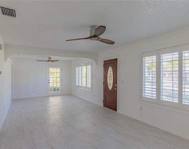 944 Bruce Avenue - Photo Thumbnail 2