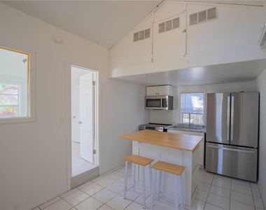 944 Bruce Avenue - Photo Thumbnail 40