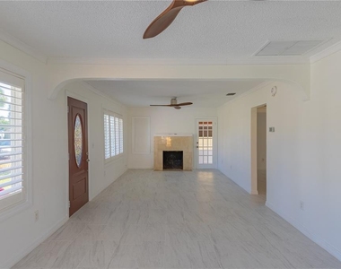 944 Bruce Avenue - Photo Thumbnail 1