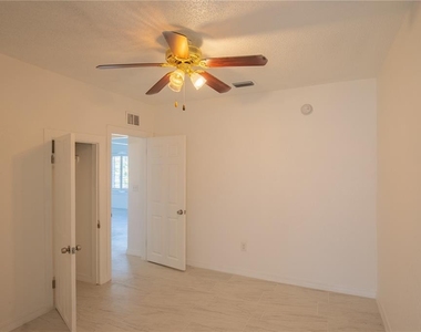 944 Bruce Avenue - Photo Thumbnail 7