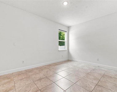 1010 Mayfair Place - Photo Thumbnail 13