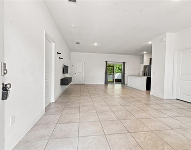 1010 Mayfair Place - Photo Thumbnail 2