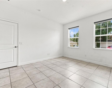 1010 Mayfair Place - Photo Thumbnail 26