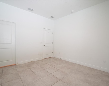 1010 Mayfair Place - Photo Thumbnail 20
