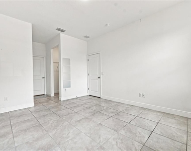 1010 Mayfair Place - Photo Thumbnail 25