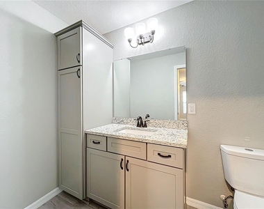 7091 Tamarind Way - Photo Thumbnail 11