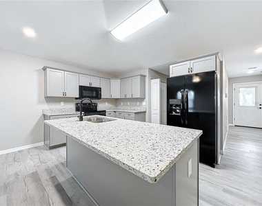 7091 Tamarind Way - Photo Thumbnail 4