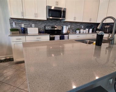2153 Lake Side Avenue - Photo Thumbnail 10