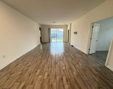 1180 Saguaro Street - Photo Thumbnail 10