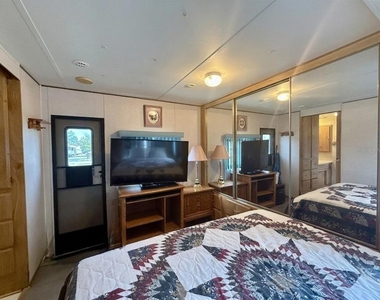 762 Center Crest Boulevard - Photo Thumbnail 11