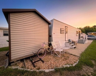 762 Center Crest Boulevard - Photo Thumbnail 1