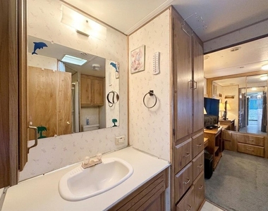 762 Center Crest Boulevard - Photo Thumbnail 8