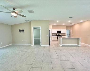112 Pershing Street - Photo Thumbnail 6