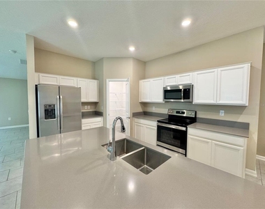 112 Pershing Street - Photo Thumbnail 2