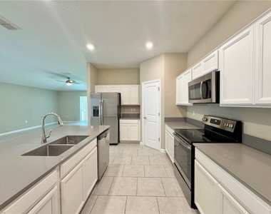 112 Pershing Street - Photo Thumbnail 3