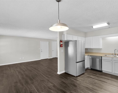 139 Se 13th Avenue - Photo Thumbnail 6