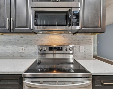 1695 Lee Road - Photo Thumbnail 6