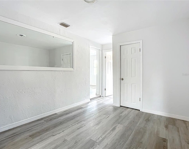 933 Marion Street - Photo Thumbnail 35
