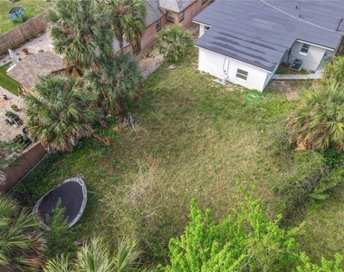 933 Marion Street - Photo Thumbnail 50
