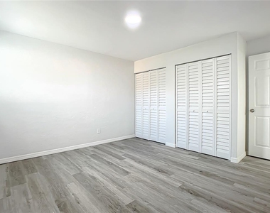 933 Marion Street - Photo Thumbnail 18