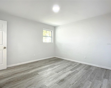 933 Marion Street - Photo Thumbnail 39