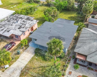 933 Marion Street - Photo Thumbnail 57