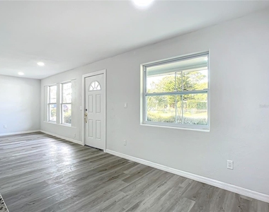933 Marion Street - Photo Thumbnail 16