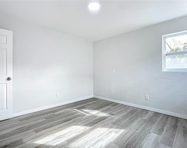 933 Marion Street - Photo Thumbnail 41
