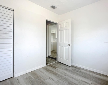 933 Marion Street - Photo Thumbnail 40