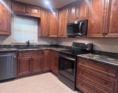 5424 Serene Lane - Photo Thumbnail 8