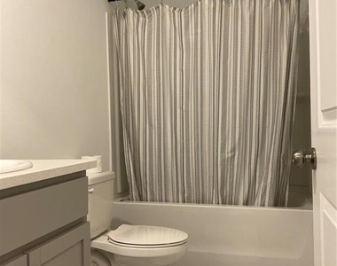 7633 Waterscape Drive - Photo Thumbnail 6