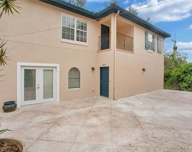 310 E Vanderbilt Street - Photo Thumbnail 4