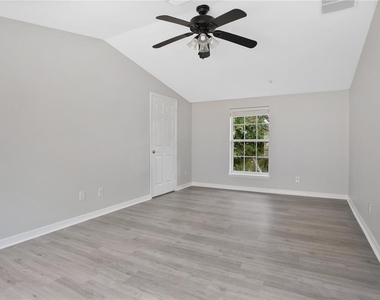 310 E Vanderbilt Street - Photo Thumbnail 22