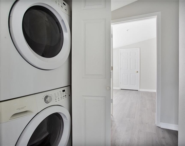 310 E Vanderbilt Street - Photo Thumbnail 32