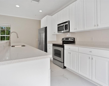 310 E Vanderbilt Street - Photo Thumbnail 13