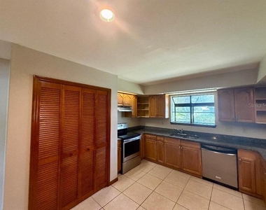 854 Humphrey Boulevard - Photo Thumbnail 5