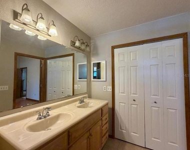 854 Humphrey Boulevard - Photo Thumbnail 15